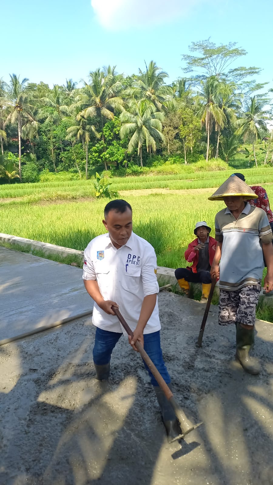 Pembangunan Jalan Usaha Tani (...