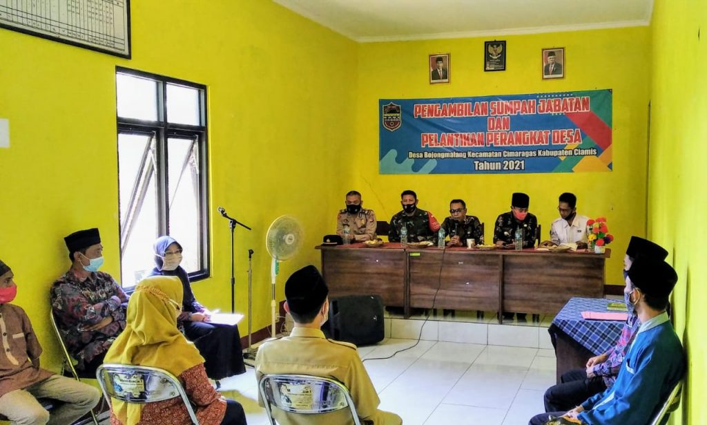 Camat Cimaragas Menghadiri Pengambilan Sumpah Jabatan Dan Pelantikan Perangkat Desa Bojongmalang